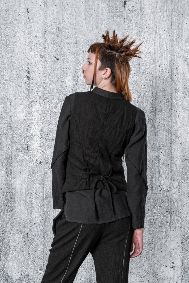 eigensinnig wien | Heller | Woll-Anzugweste für Damen in Schwarz im Winter