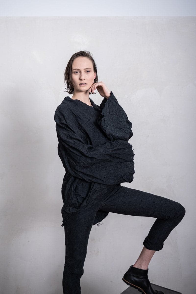 eigensinnig wien | Hemingway | Extravagante Kimono Jacke aus Leinen in anthrazit