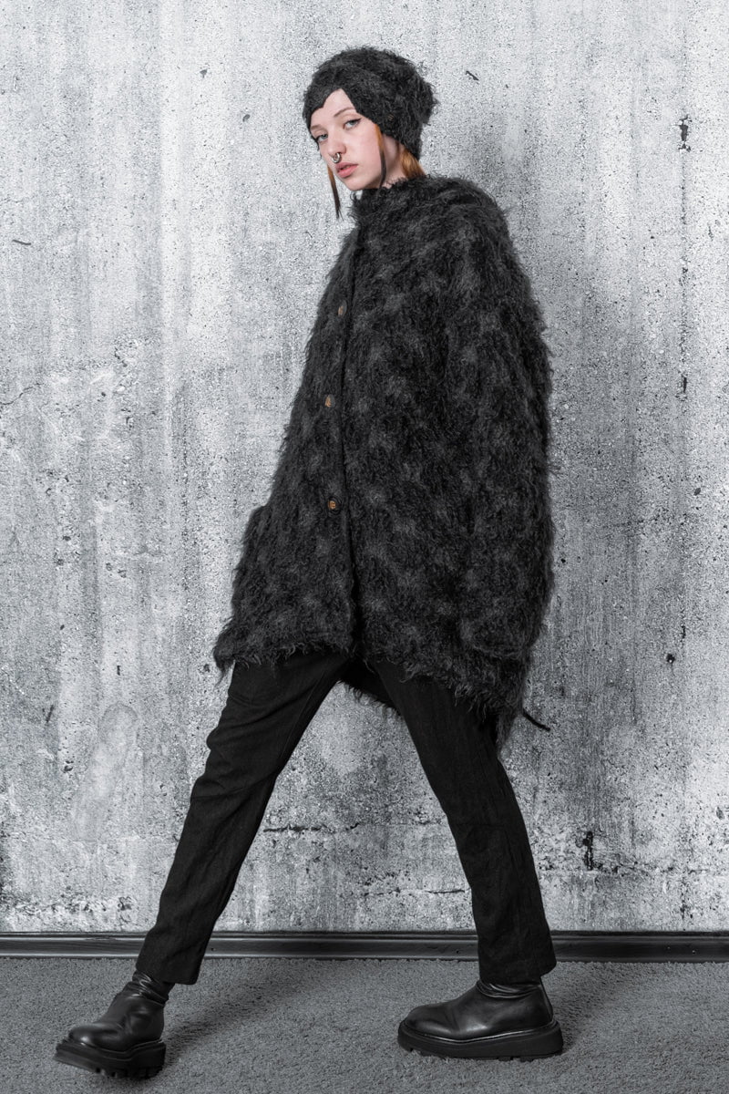 eigensinnig wien | Heraklit | Exklusiver, schwarzer Mohair Mantel für Damen im Winter