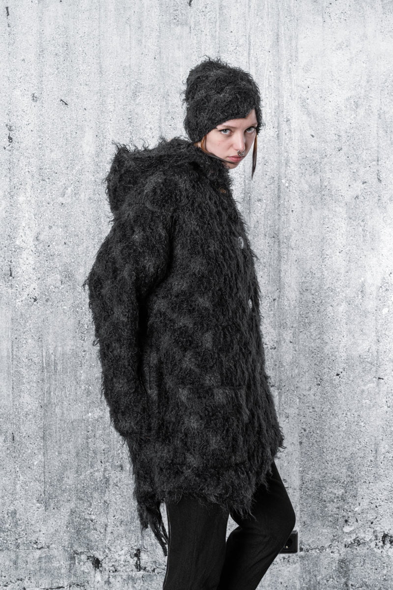eigensinnig wien | Heraklit | Exklusiver, schwarzer Mohair Mantel für Damen im Winter
