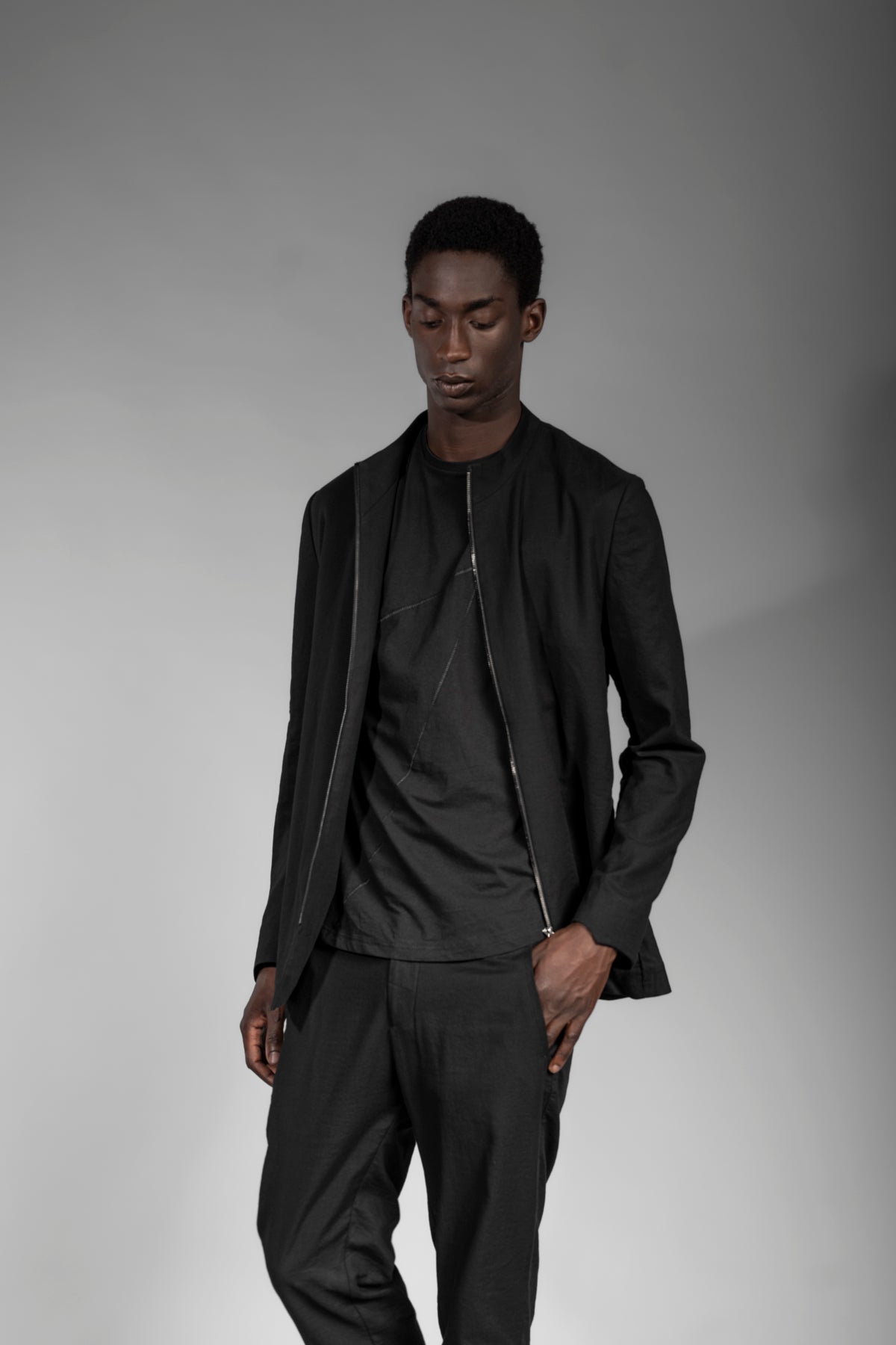 eigensinnig wien | Husserl | Schwarze Herren Designer Bikerjacke aus leichter Baumwolle