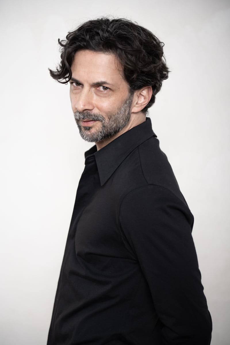 eigensinnig wien | Jaspers | Schwarzes Herrenhemd aus feiner Baumwolle