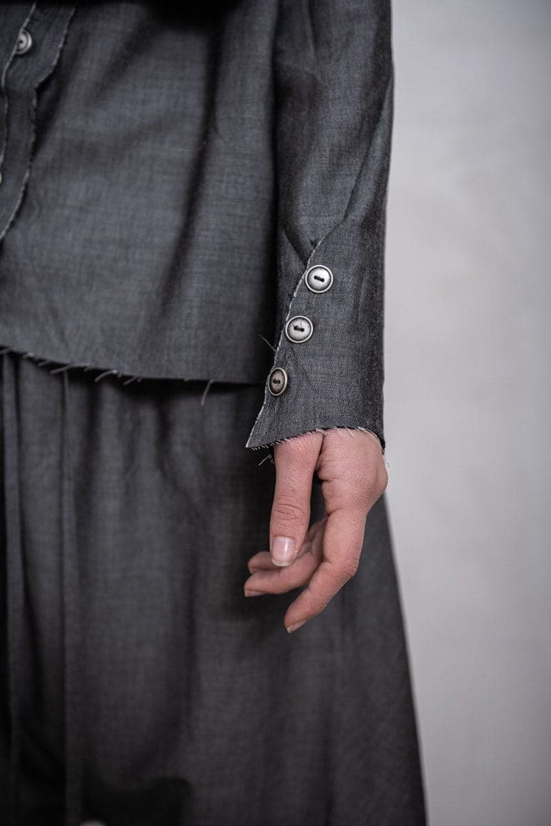eigensinnig wien | Jelinek | Asymmetrische, weite Damenbluse in grau
