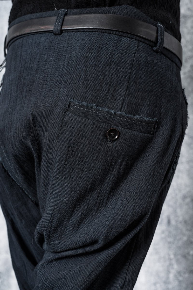 eigensinnig wien | Kafka | Low Crotch Pants für Herren und Damen in Marineblau