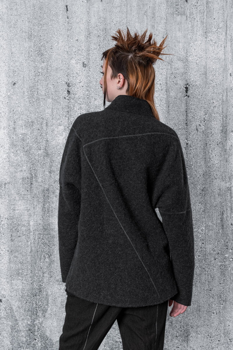eigensinnig wien | Kyra | Ausgefallene Alpaka Jacke für Damen in Schwarz