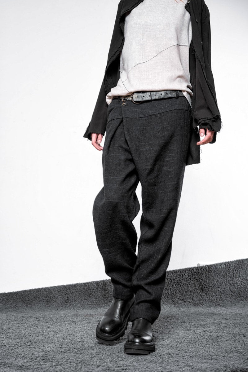 eigensinnig wien | Levinas | Asymmetrische Hose - Avantgarde Mode und Extravaganz