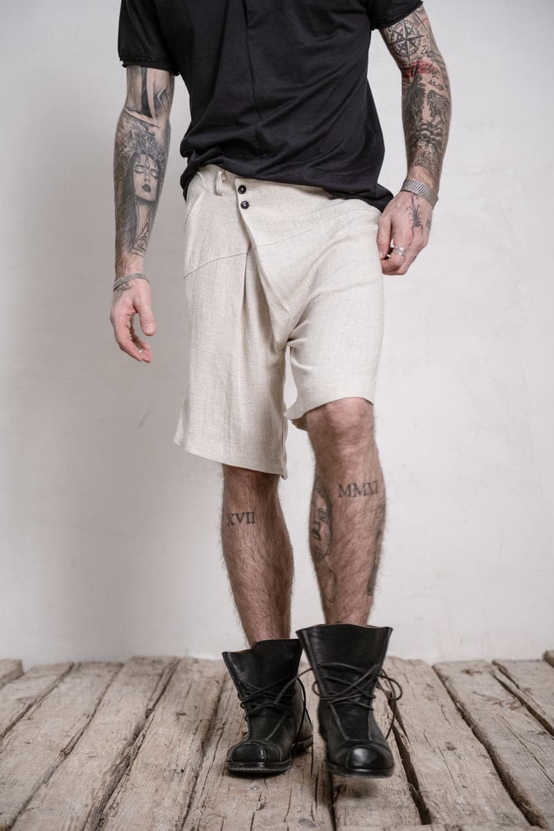 eigensinnig wien | Levinas Shorts | Bermuda Shorts für Damen und Herren aus Leinen in beige