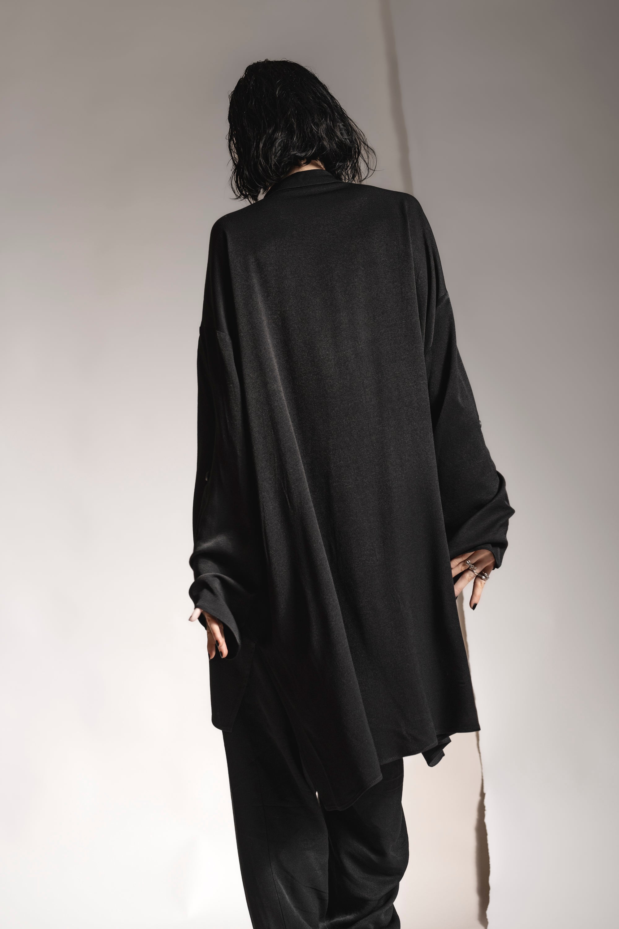 eigensinnig wien | Luna | Elegante Tunika für Damen in Schwarz