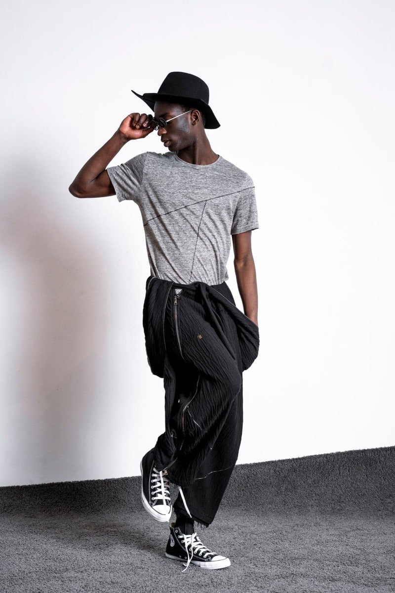 eigensinnig wien | Mallarmé | Schwarzer Jumpsuit mit Haremshose für Damen und Herren