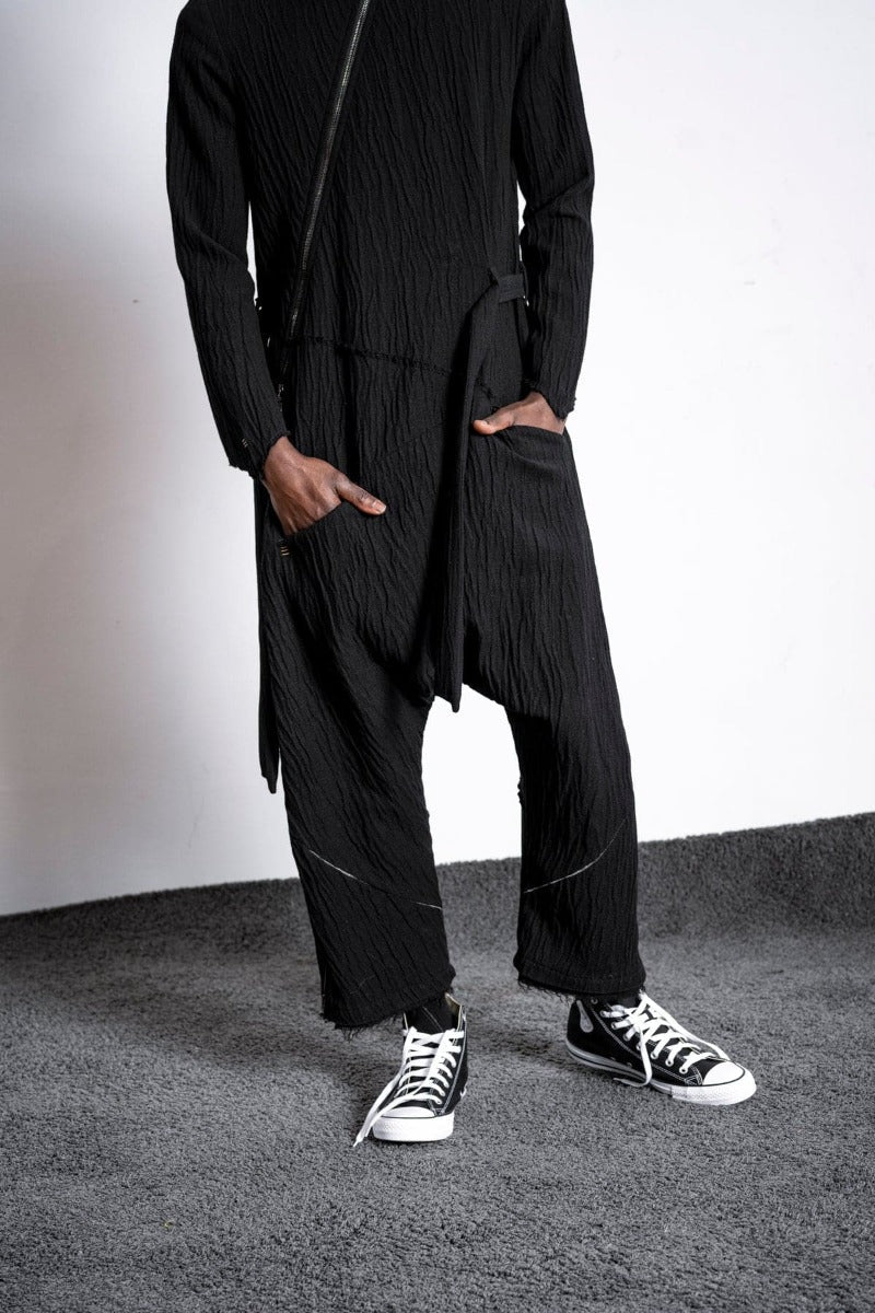 eigensinnig wien | Mallarmé | Schwarzer Jumpsuit mit Haremshose für Damen und Herren