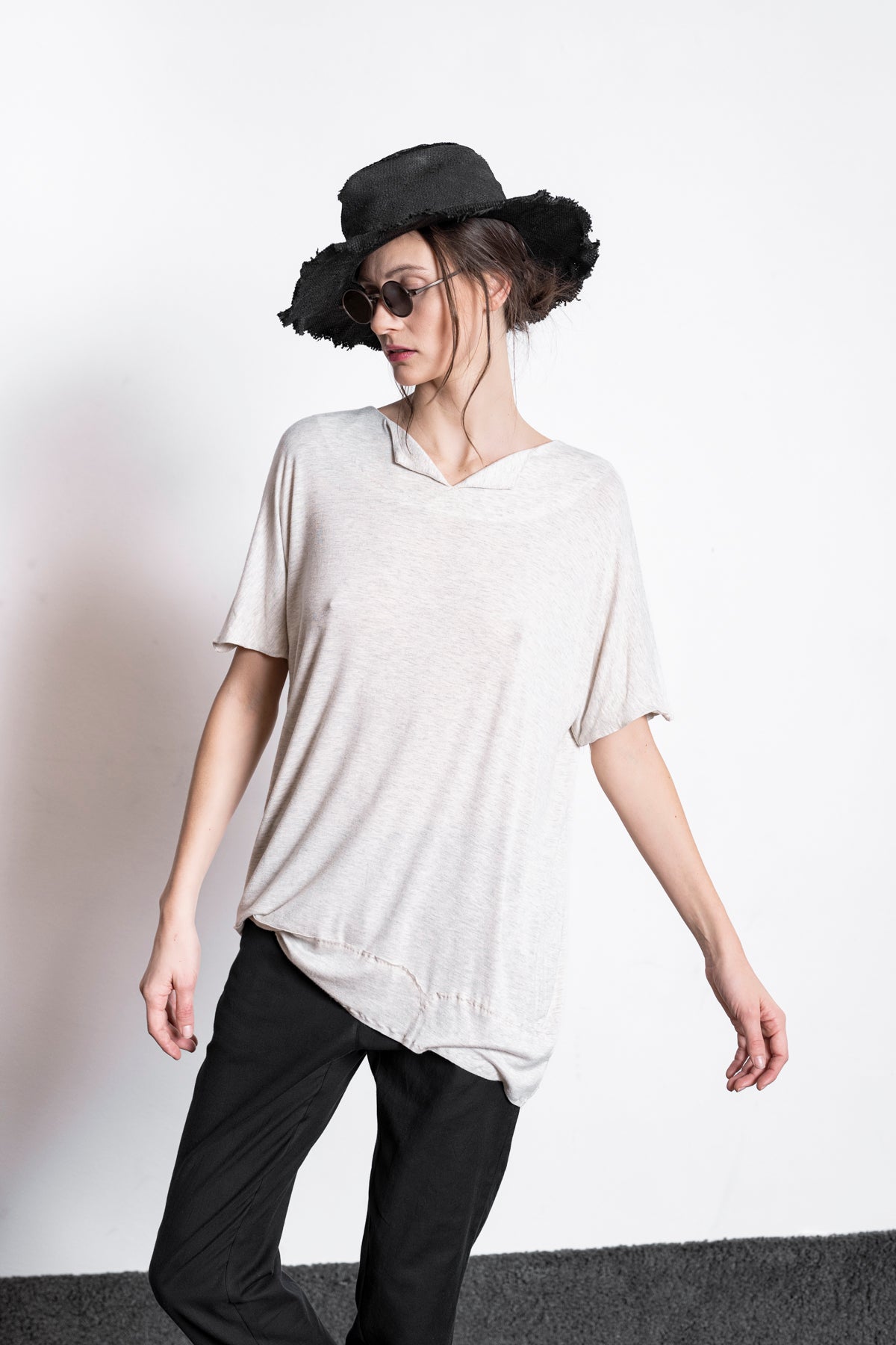 eigensinnig wien | Michiko | Hochwertiges Damen T-Shirt aus feinem Bambus in Weiß