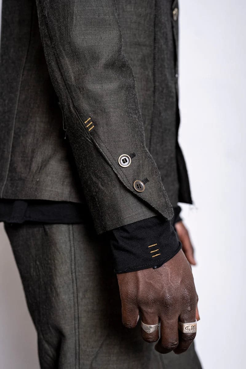 eigensinnig wien | Mises | Herrenjacke mit Stehkragen in sportlich, elegantem Design Braun