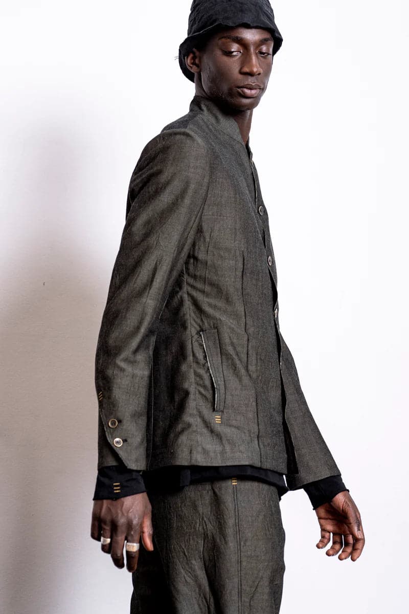 eigensinnig wien | Mises | Herrenjacke mit Stehkragen in sportlich, elegantem Design Braun