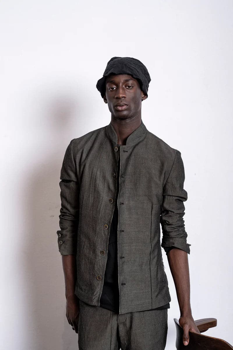 eigensinnig wien | Mises | Herrenjacke mit Stehkragen in sportlich, elegantem Design Braun