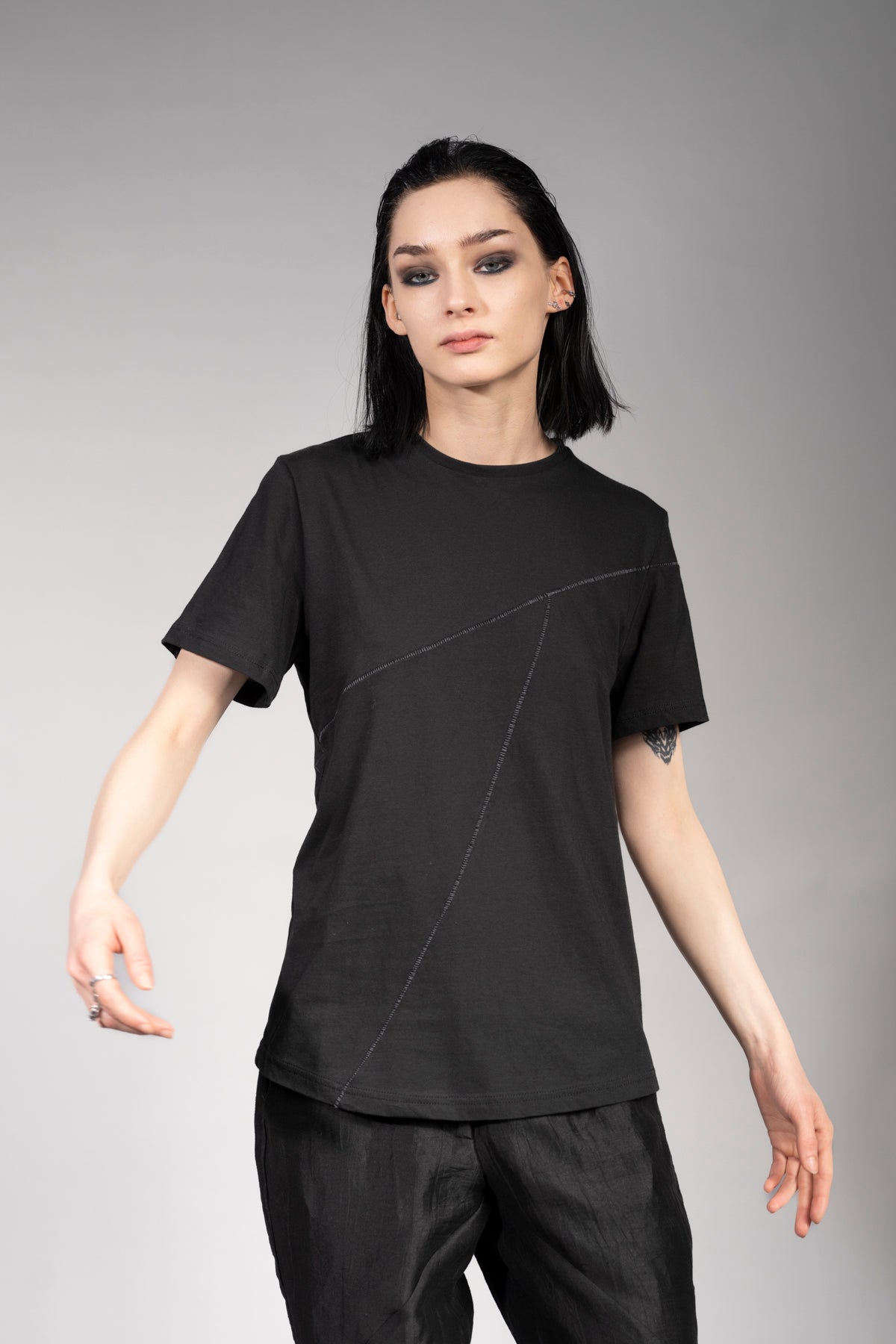 eigensinnig wien | Nevermind | Schwarzes hochwertiges T-Shirt aus Baumwolle