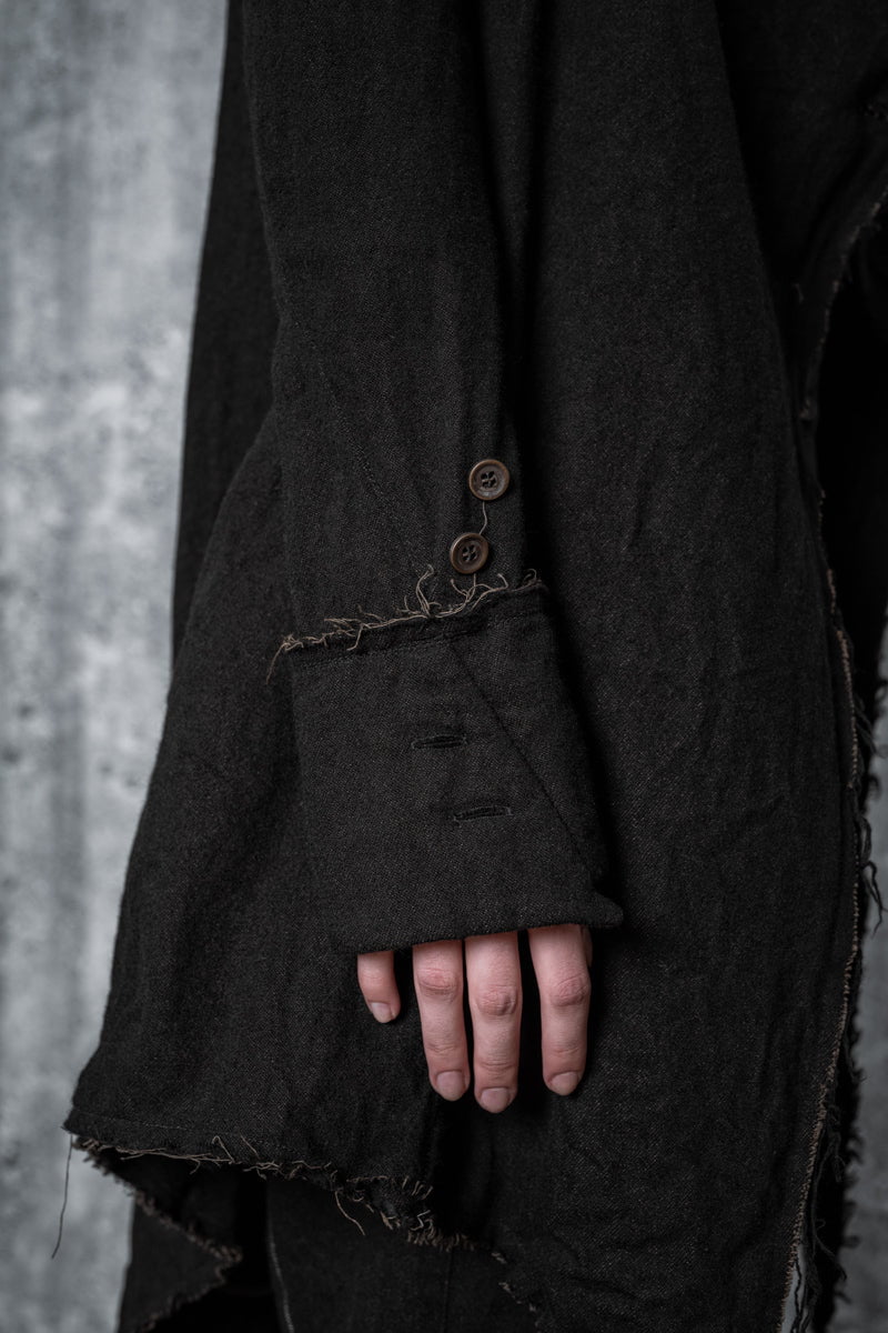 eigensinnig wien | Nietzsche | Asymmetrischer, schwarzer Kurzmantel aus Wolle für Damen