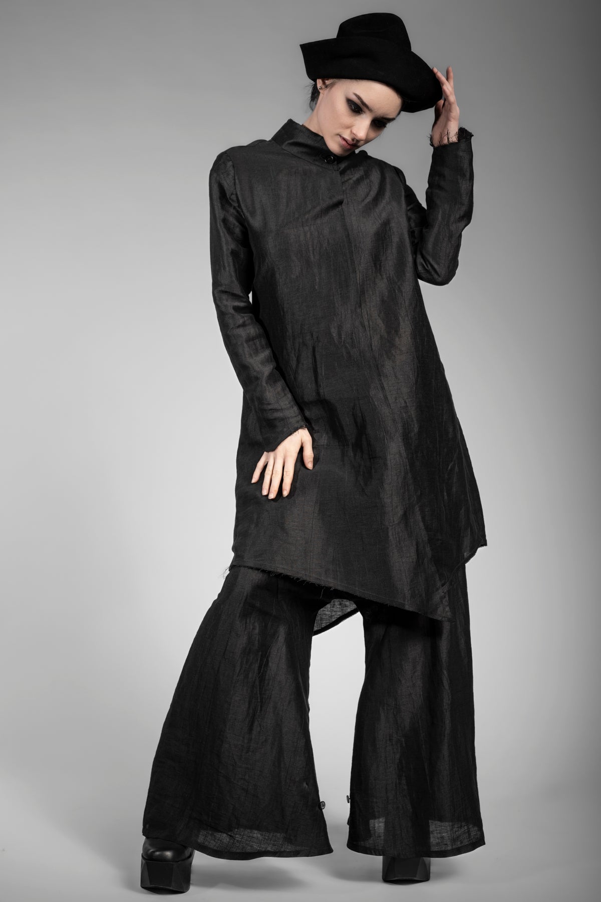 Black linen pants outfit for women