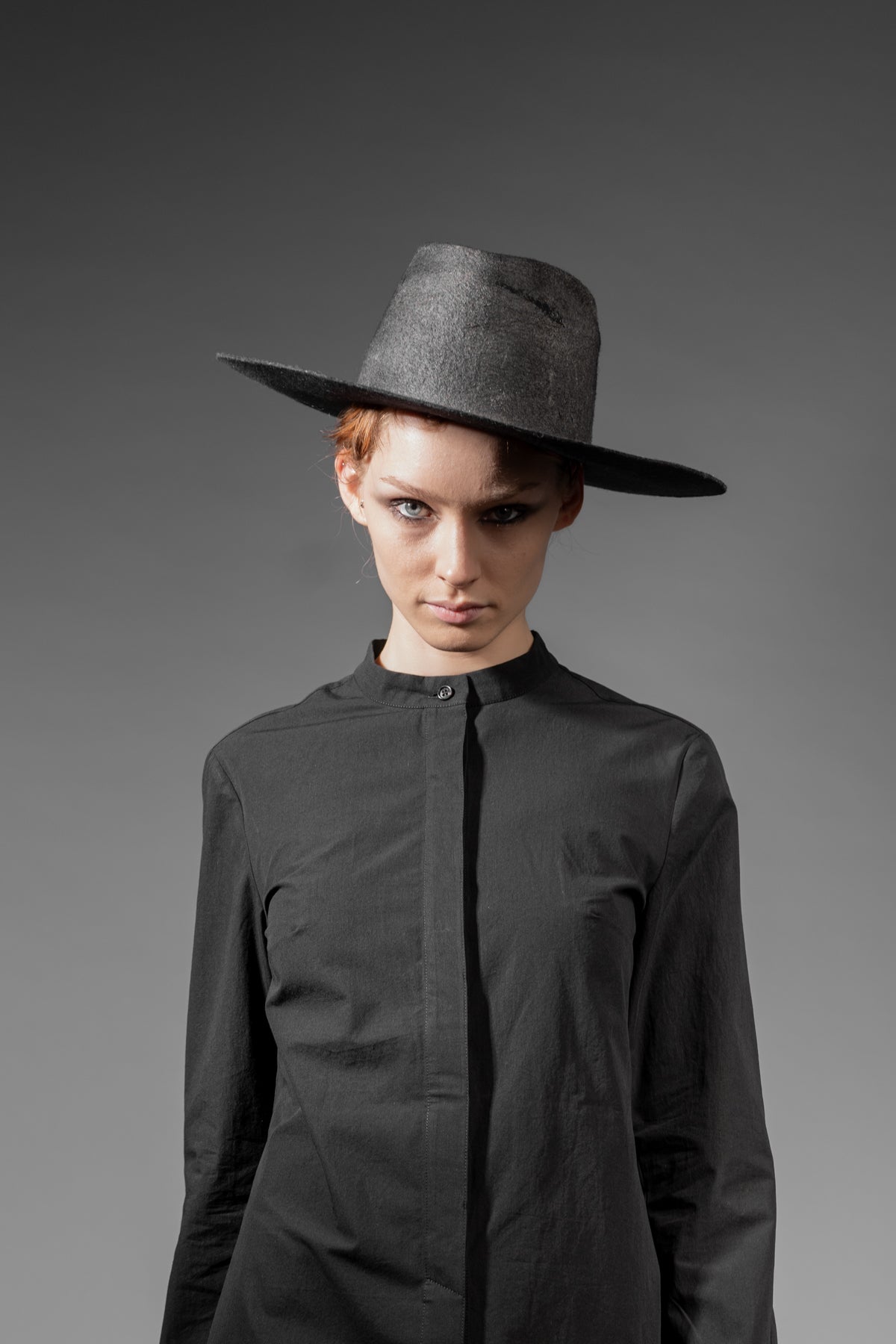 eigensinnig wien | PJ | Asymmetrische, schwarze Designer-Longbluse aus japanischer Baumwolle