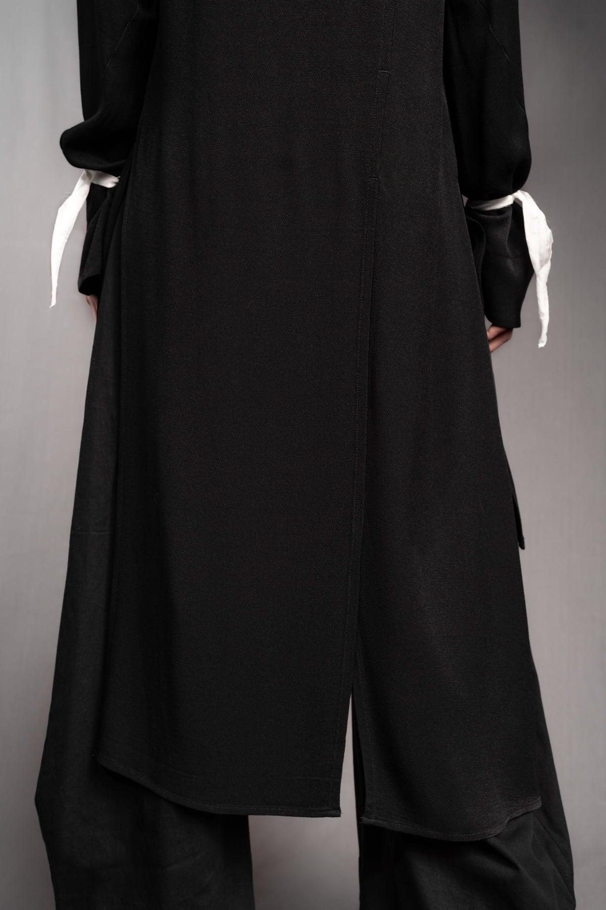 eigensinnig wien | PJ | Elegantes Blusenkleid im extravaganten Grunge Style