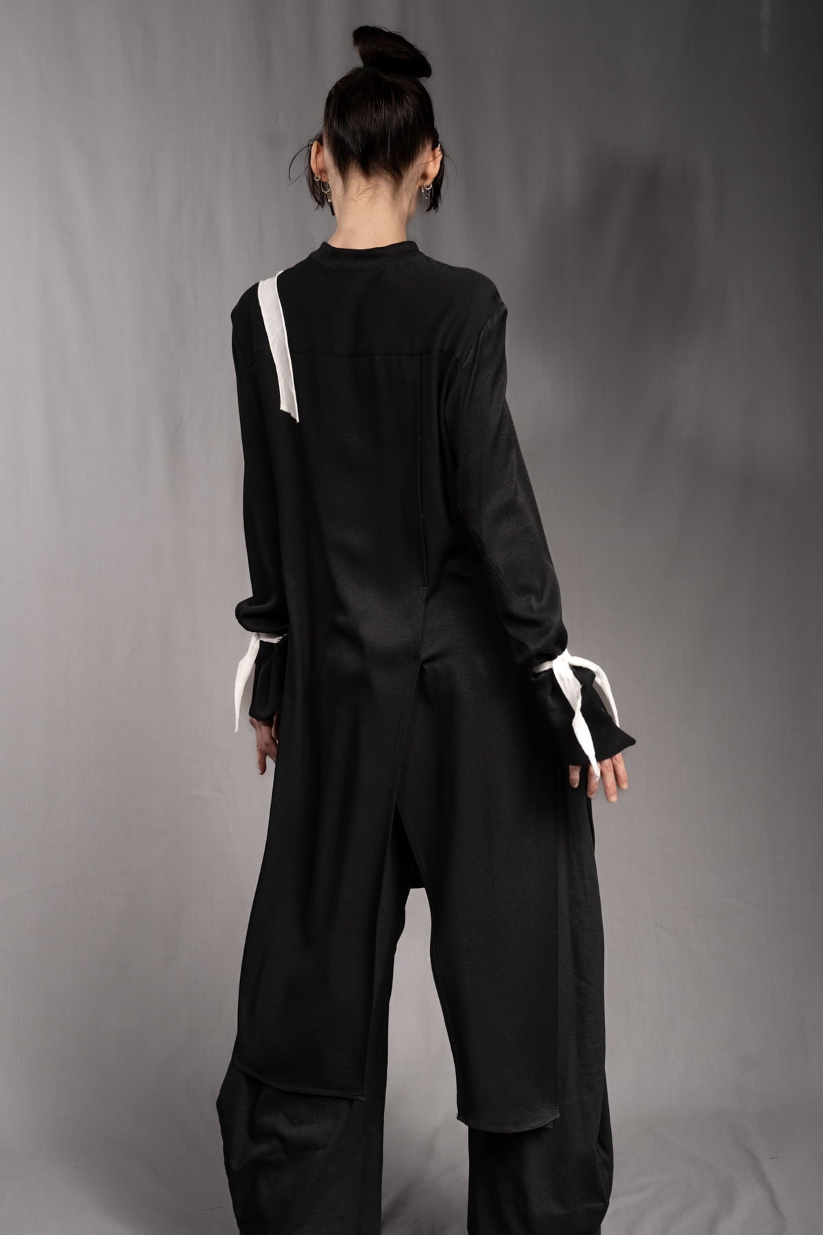 eigensinnig wien | PJ | Elegantes Blusenkleid im extravaganten Grunge Style