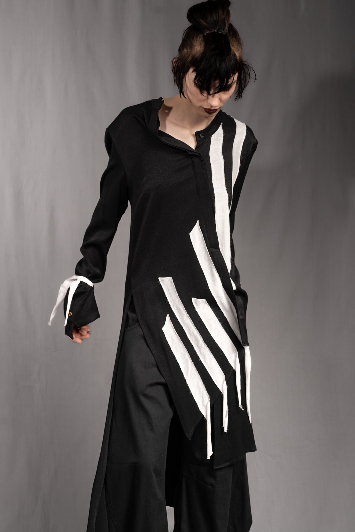 eigensinnig wien | PJ | Elegantes Blusenkleid im extravaganten Grunge Style