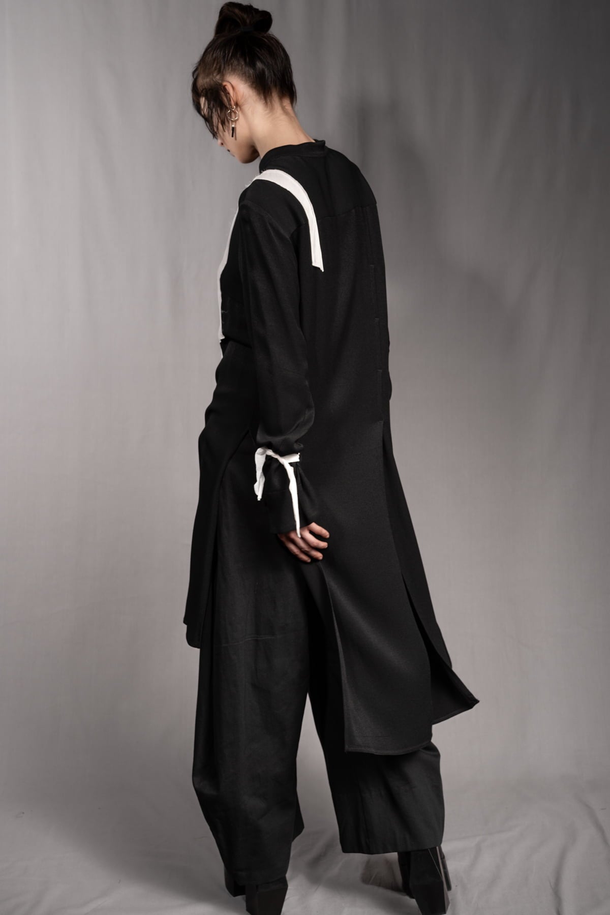 eigensinnig wien | PJ | Elegantes Blusenkleid im extravaganten Grunge Style