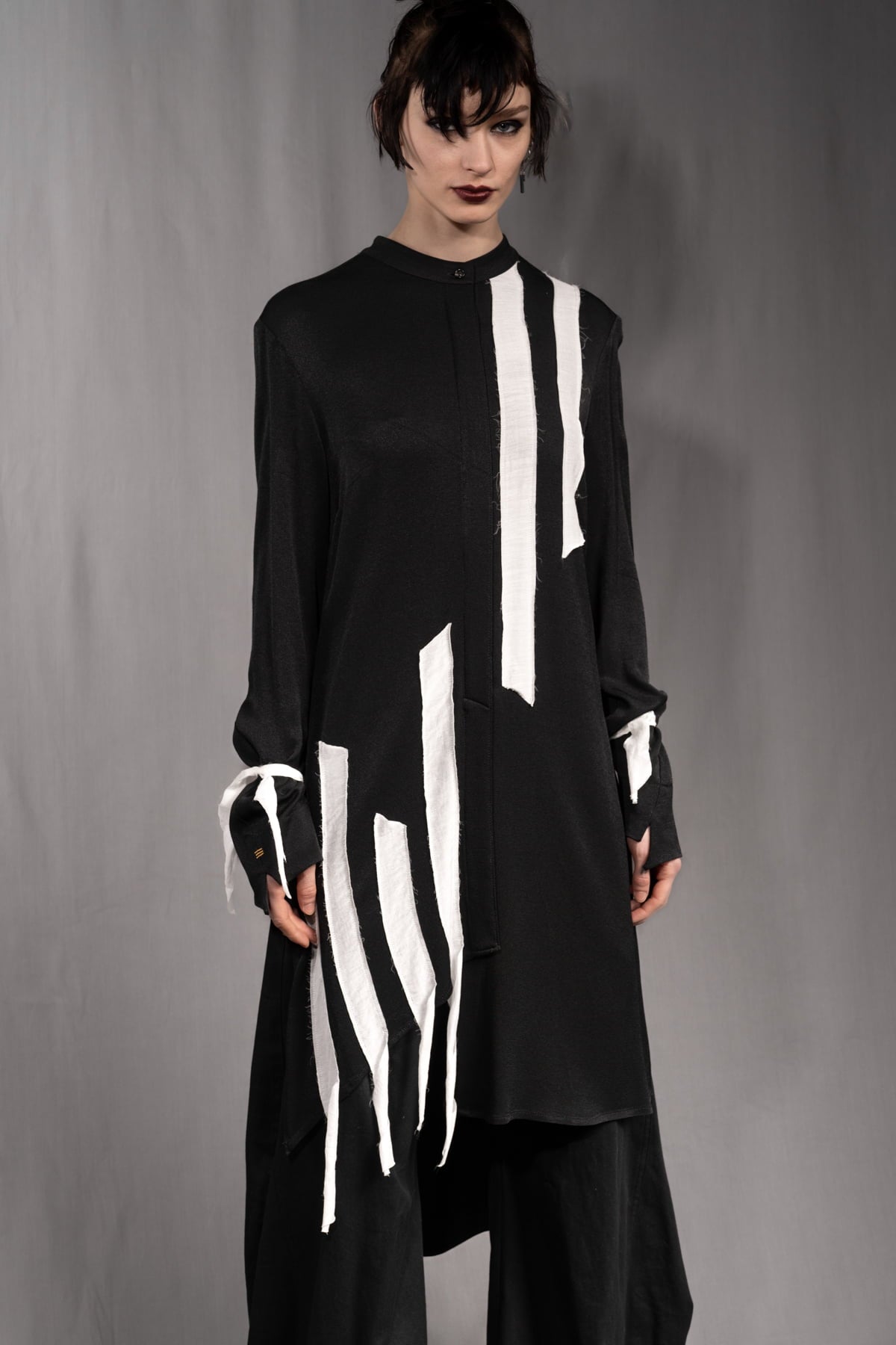 eigensinnig wien | PJ | Elegantes Blusenkleid im extravaganten Grunge Style