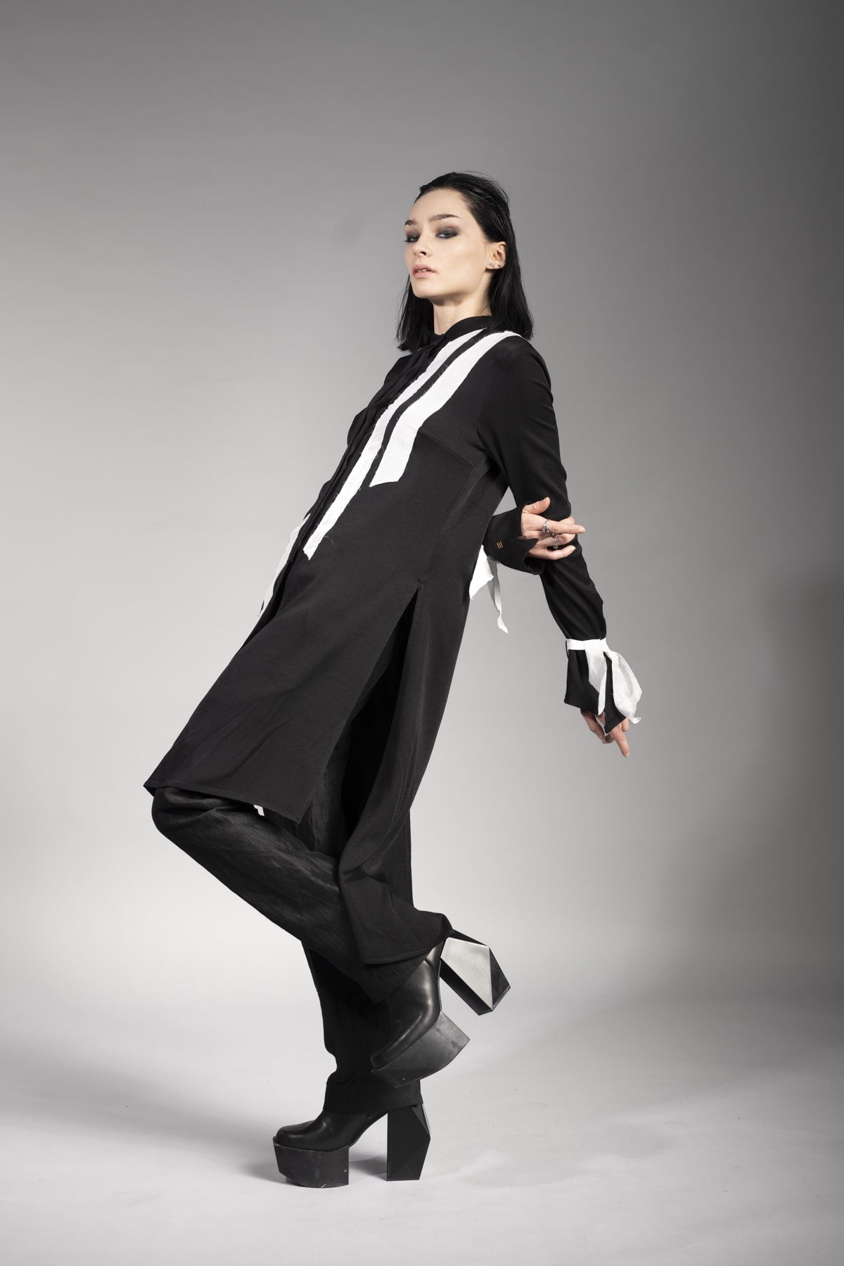 eigensinnig wien | PJ | Elegantes Blusenkleid im extravaganten Grunge Style