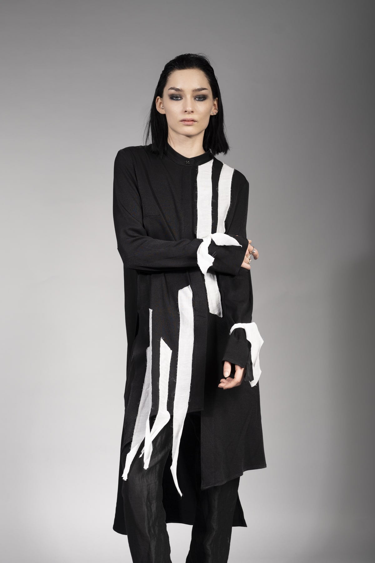 eigensinnig wien | PJ | Elegantes Blusenkleid im extravaganten Grunge Style