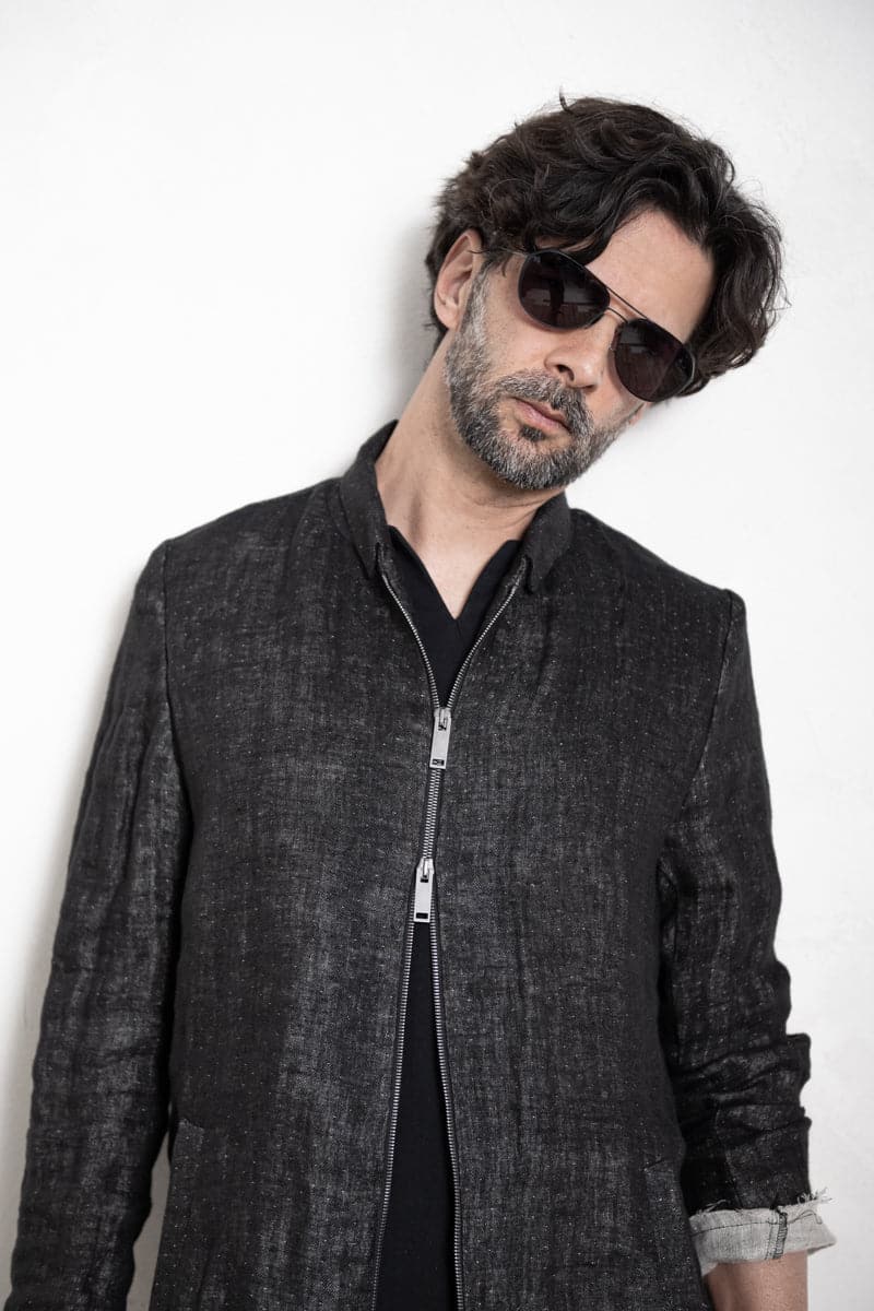 eigensinnig wien | Roquentin | Herren Leinen Kurzmantel mit Zip in Schwarz