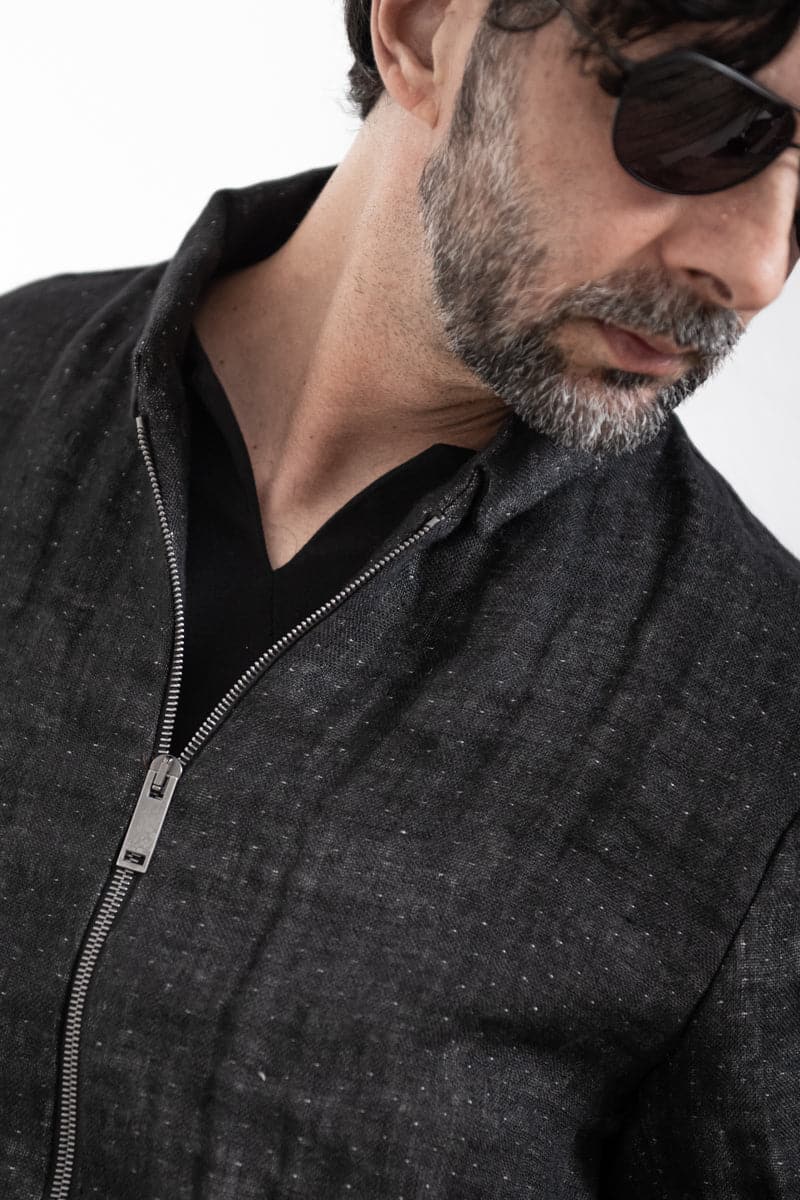 eigensinnig wien | Roquentin | Herren Leinen Kurzmantel mit Zip in Schwarz