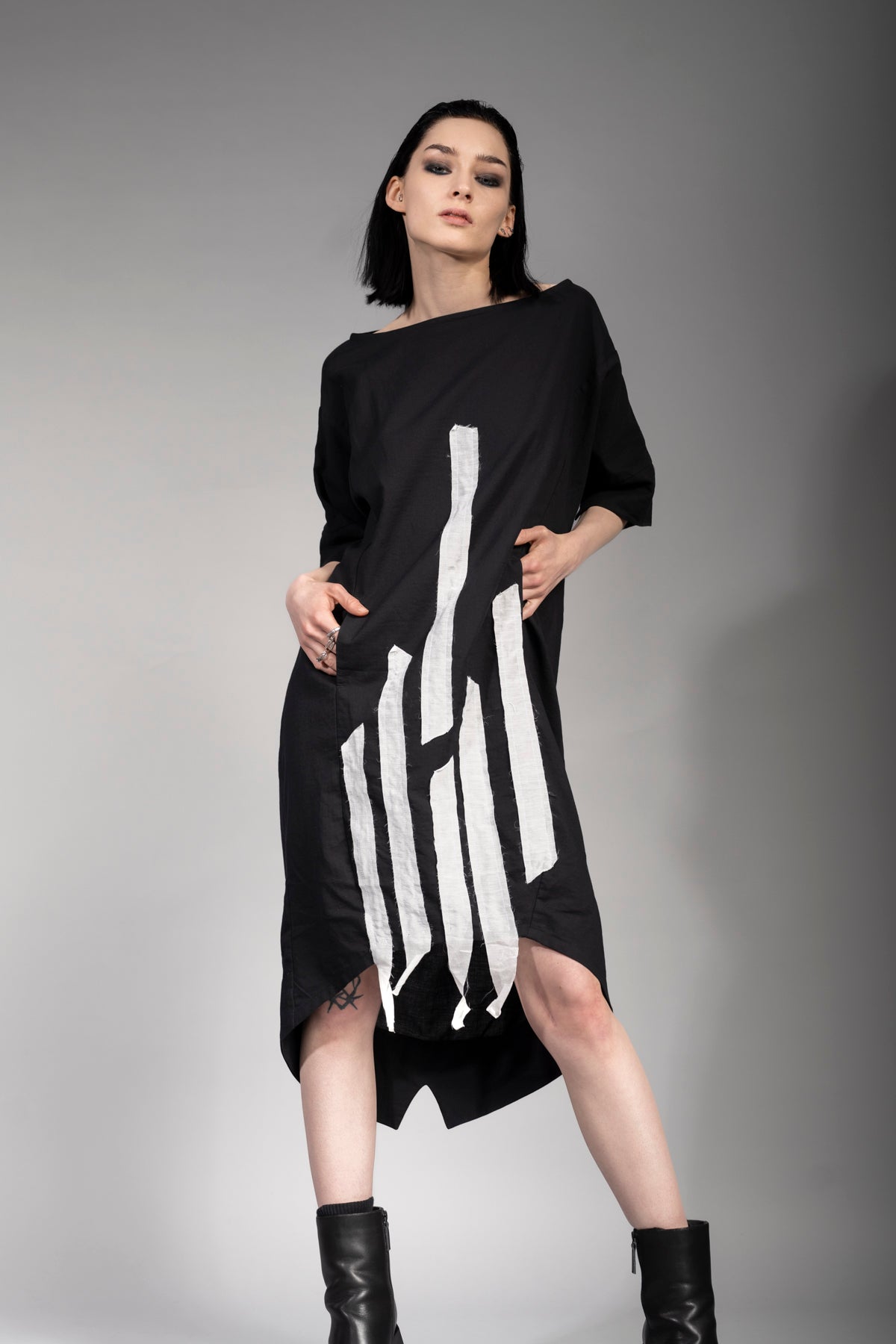 eigensinnig wien | Siouxsie | Extravagantes Grunge Kleid in Schwarz