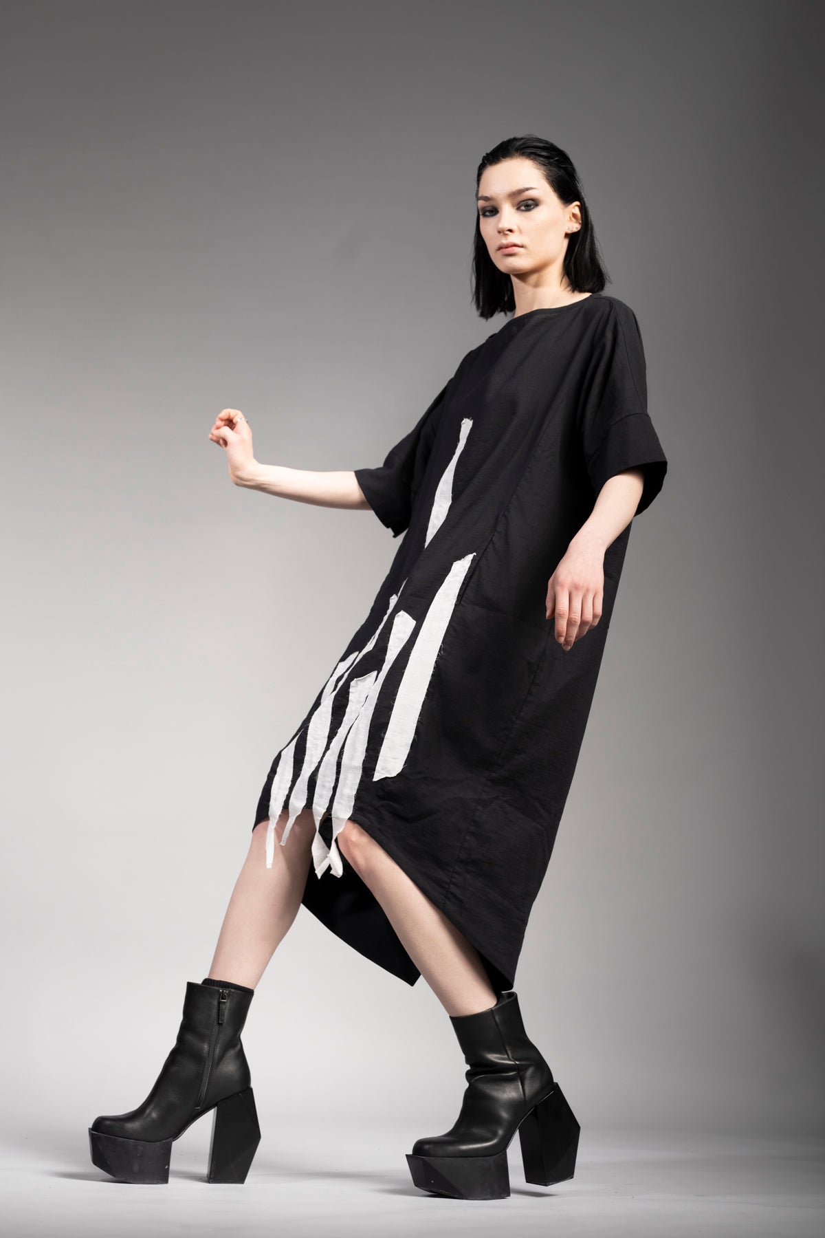 eigensinnig wien | Siouxsie | Extravagantes Grunge Kleid in Schwarz