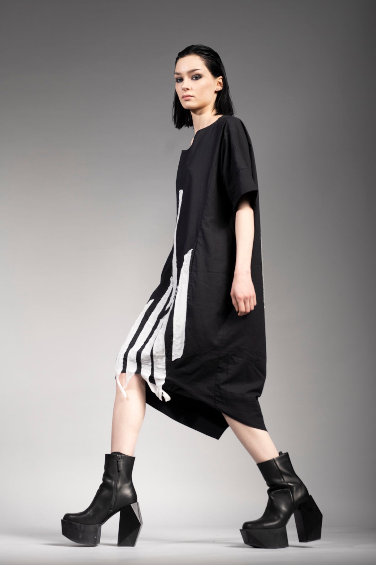 eigensinnig wien | Siouxsie | Extravagantes Grunge Kleid in Schwarz