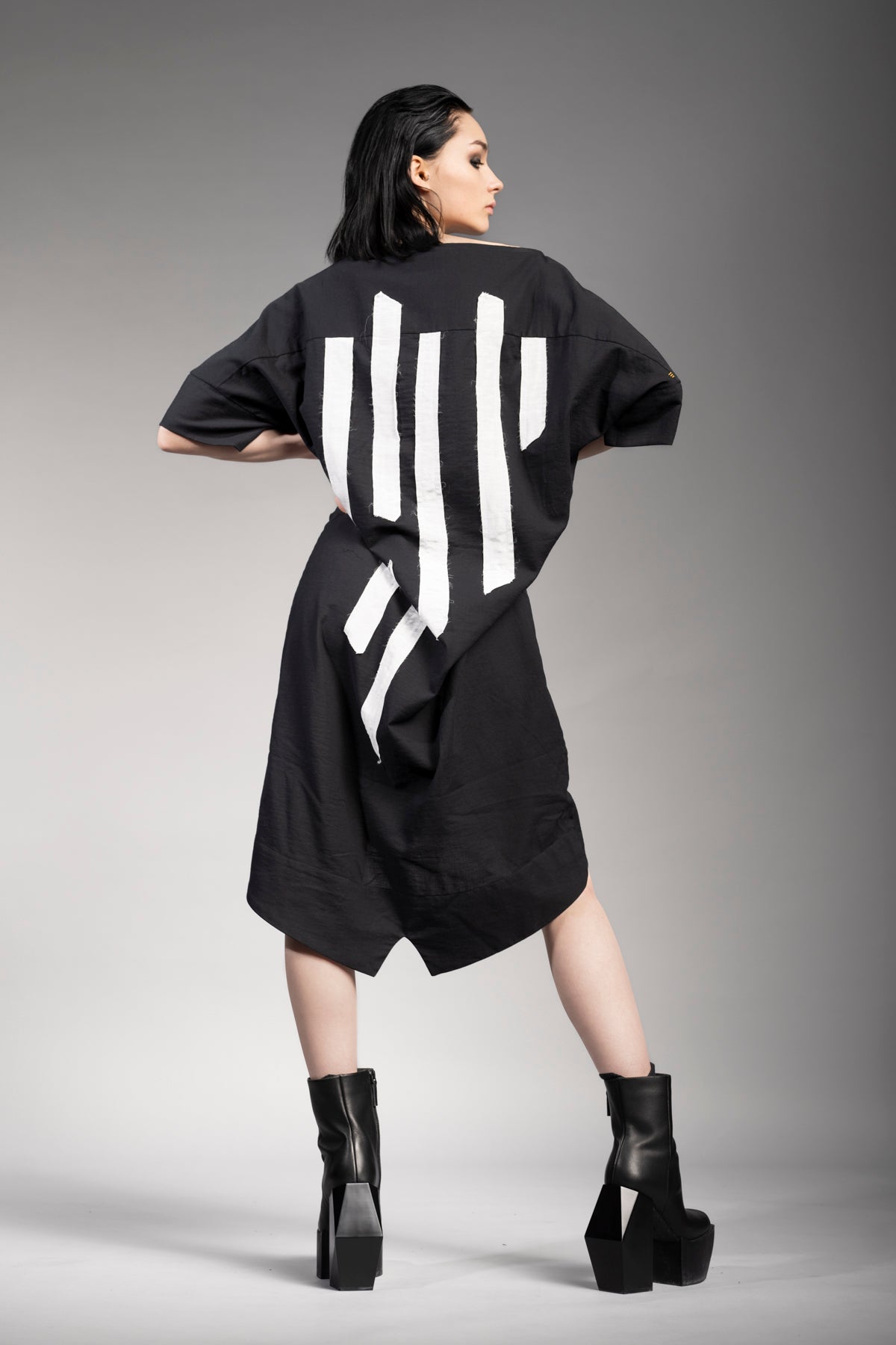eigensinnig wien | Siouxsie | Extravagantes Grunge Kleid in Schwarz