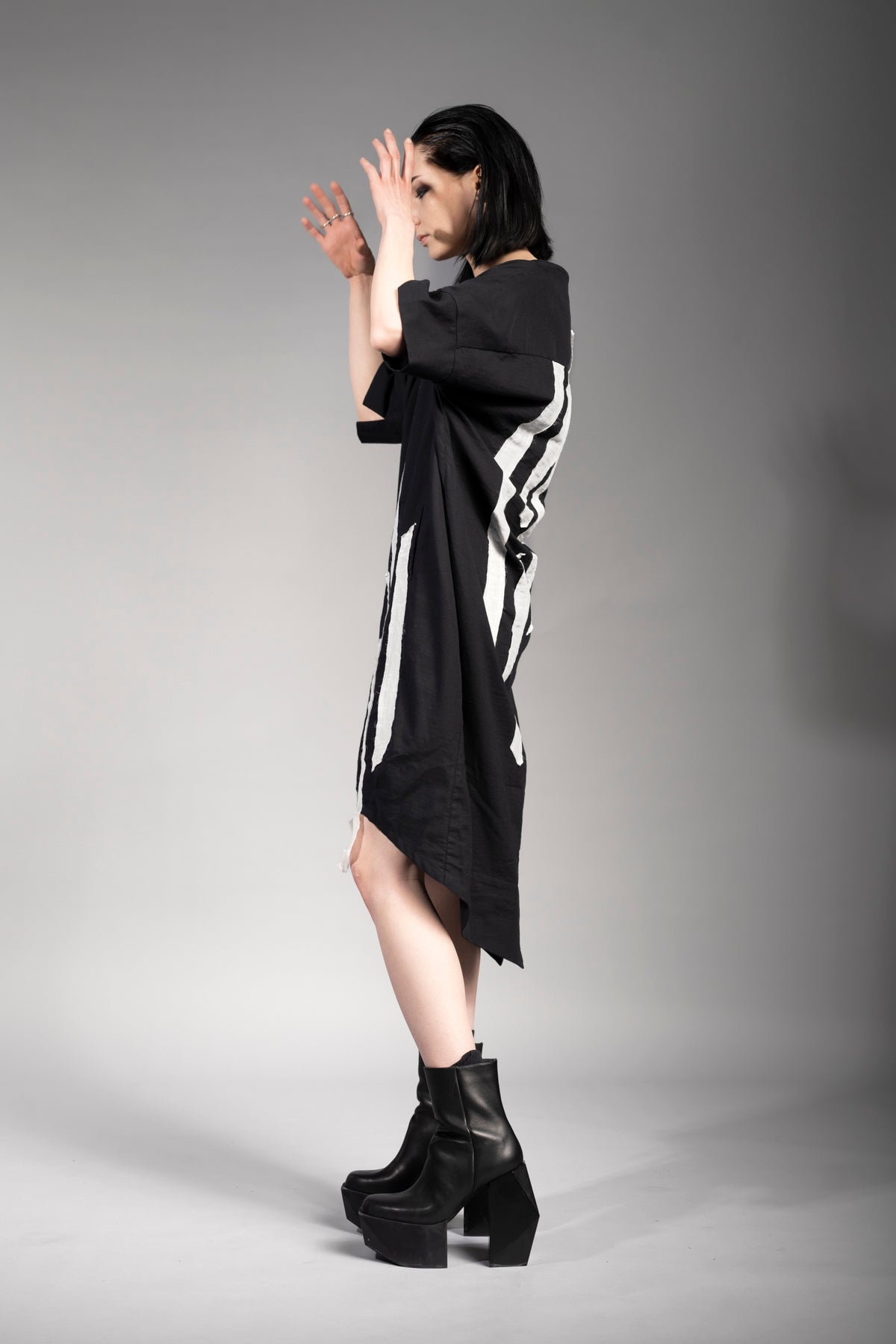 eigensinnig wien | Siouxsie | Extravagantes Grunge Kleid in Schwarz