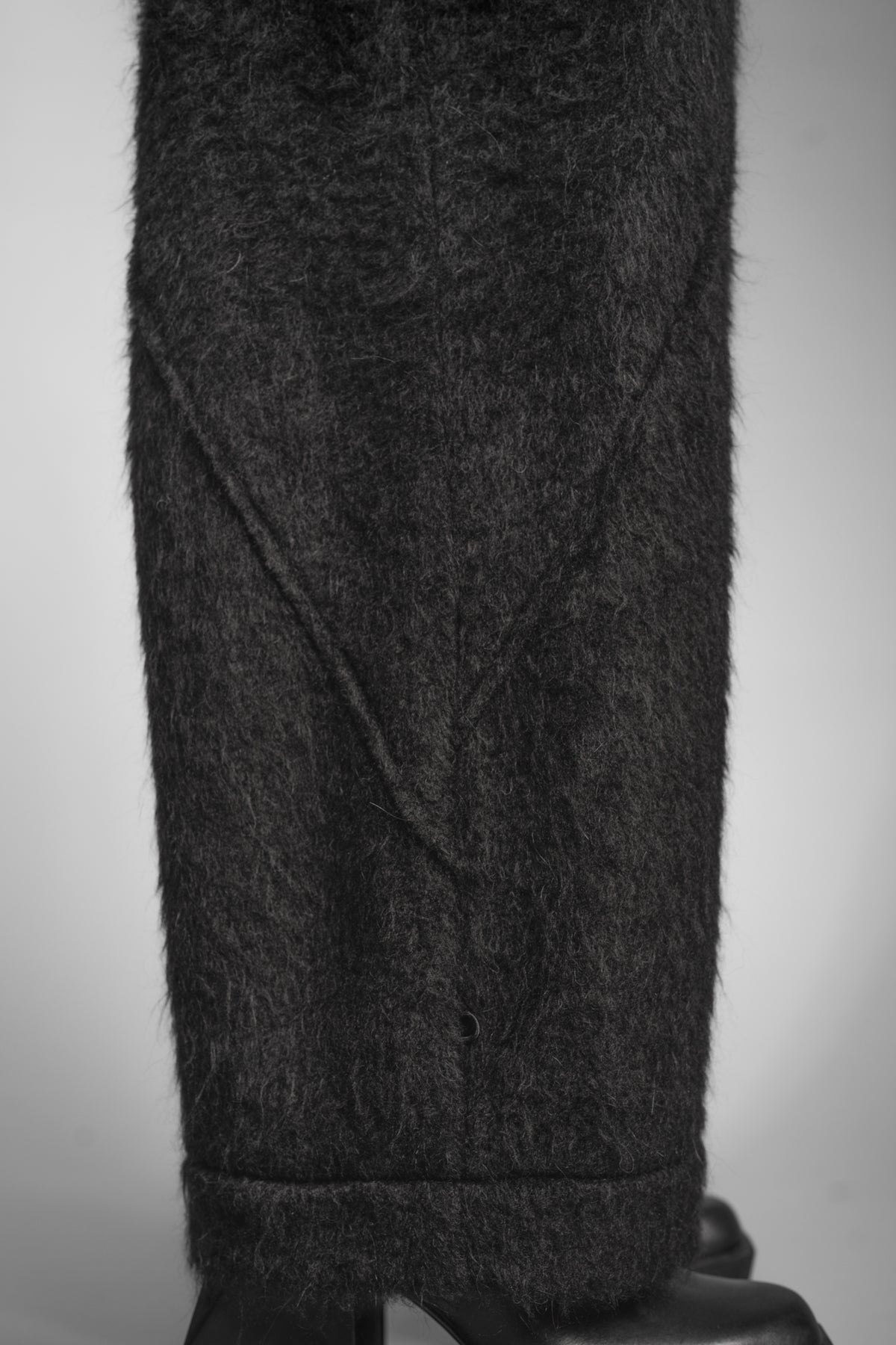 eigensinnig wien | Sloterdijk | Außergewöhnliche Designer Flausch-Haremshose in Schwarz