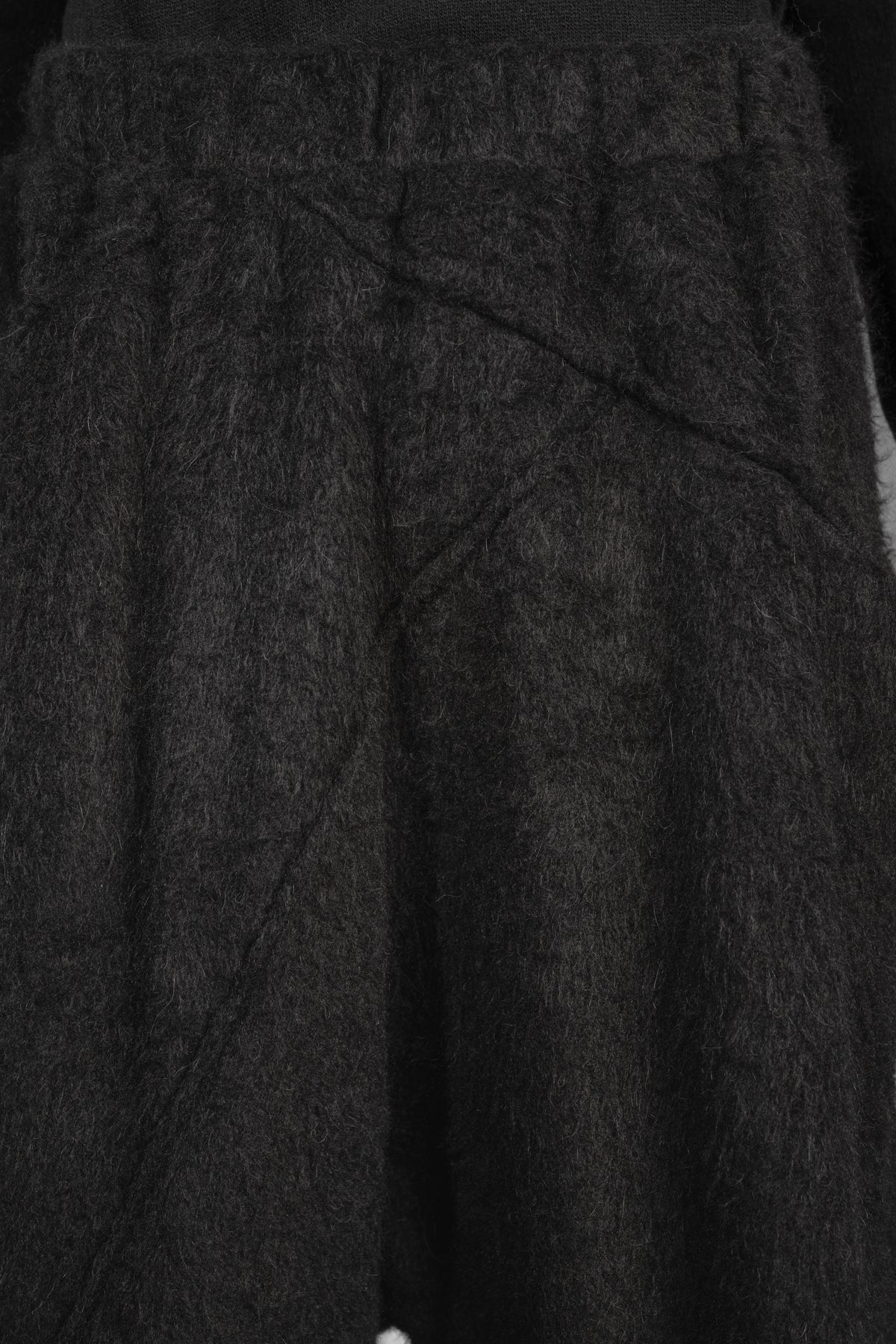 eigensinnig wien | Sloterdijk | Außergewöhnliche Designer Flausch-Haremshose in Schwarz