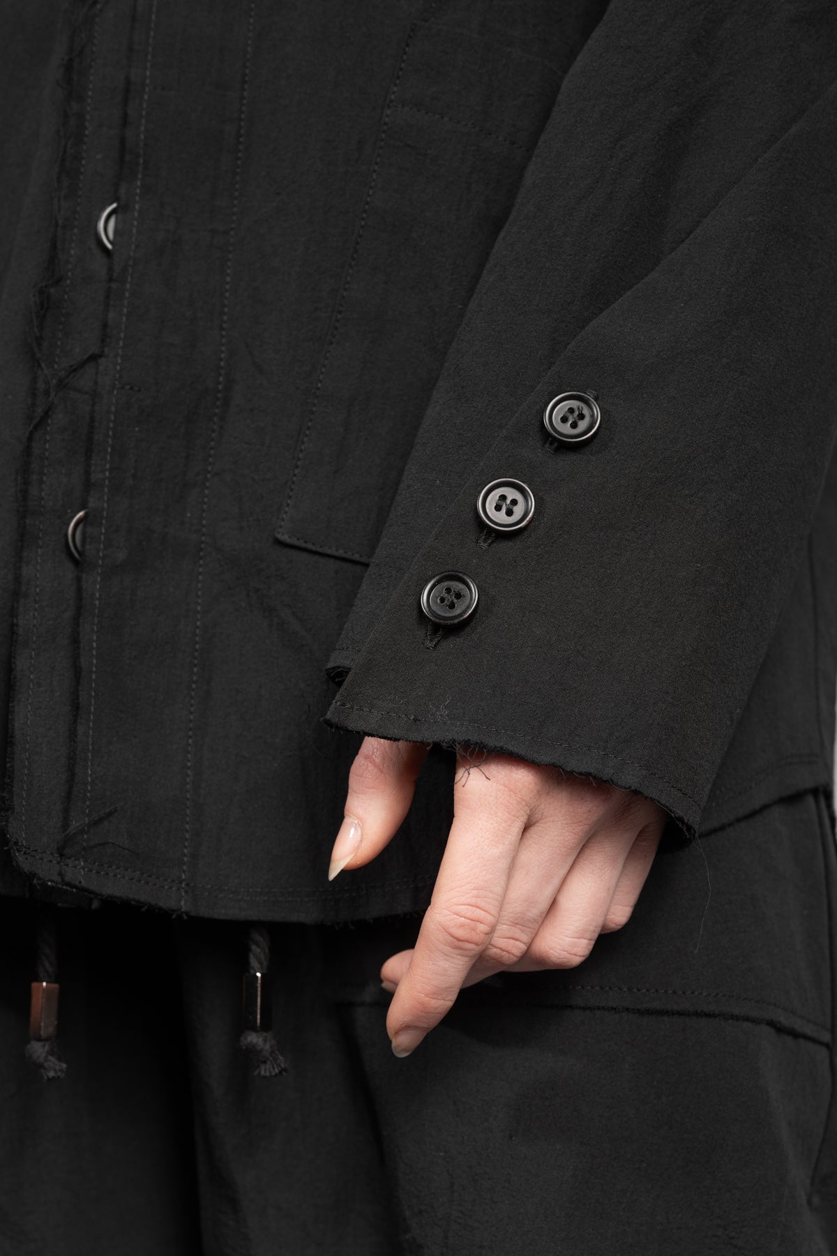 eigensinnig wien | Thoreau | Schwarze Designer Hemdjacke aus japanischer Baumwolle