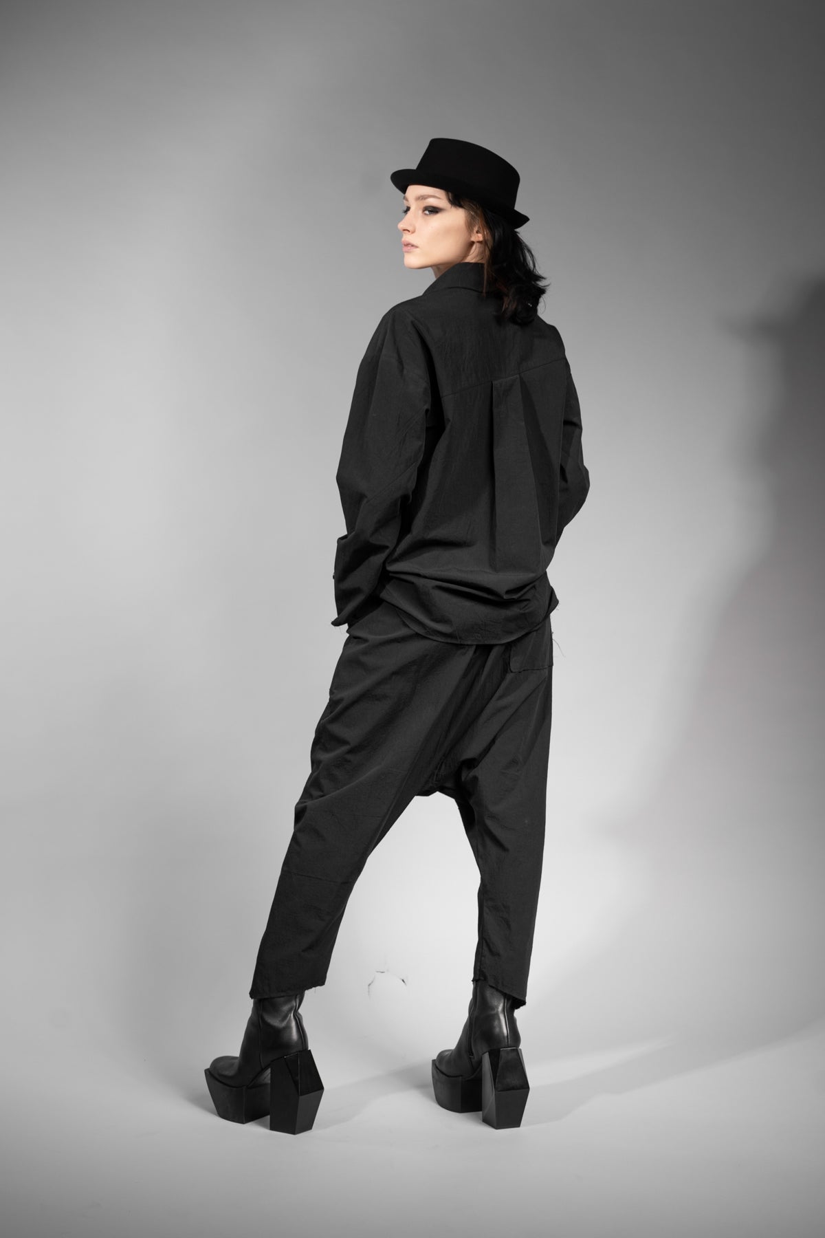 eigensinnig wien | Thoreau | Schwarze Designer Hemdjacke aus japanischer Baumwolle