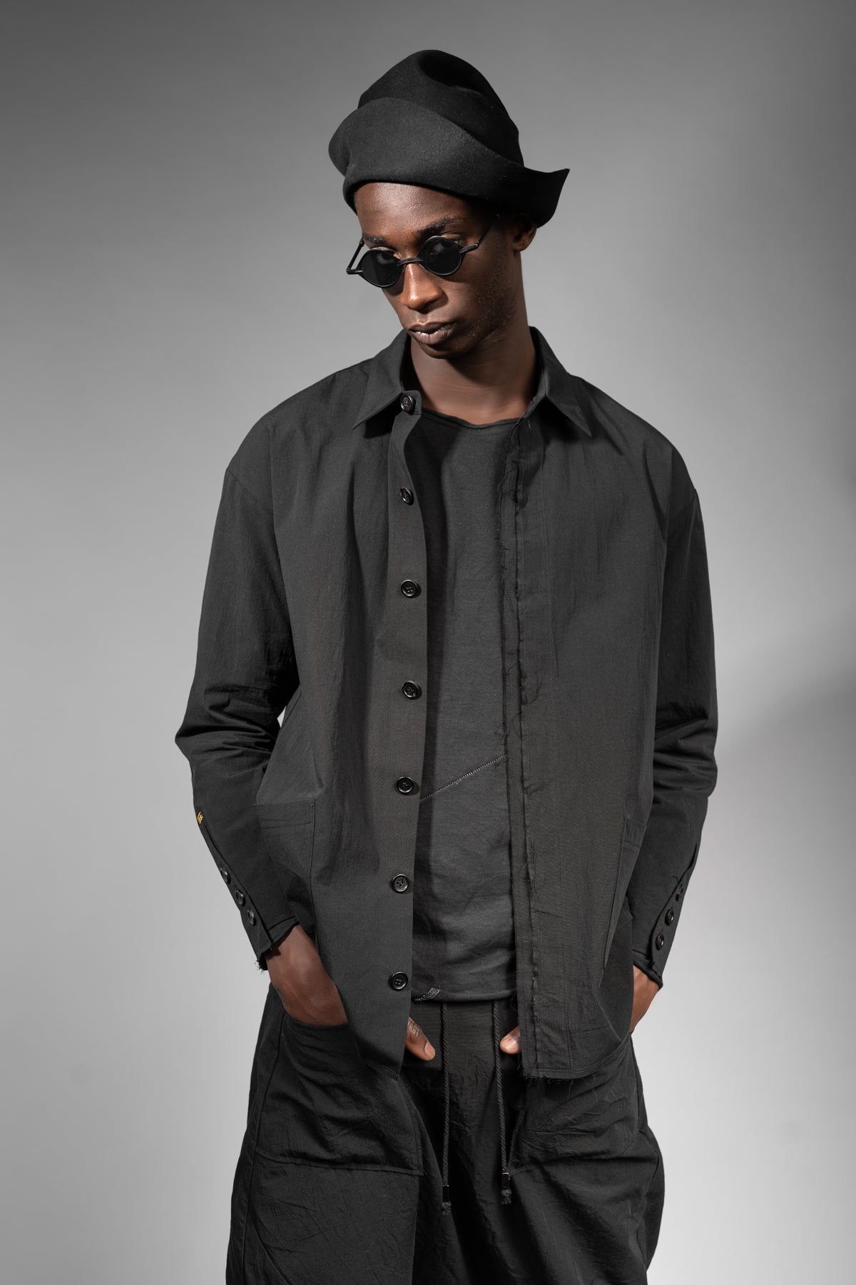 eigensinnig wien | Thoreau | Schwarze Designer Hemdjacke aus japanischer Baumwolle