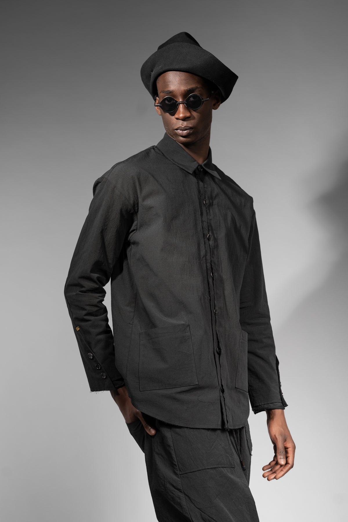 eigensinnig wien | Thoreau | Schwarze Designer Hemdjacke aus japanischer Baumwolle