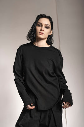 eigensinnig wien | Tyche | Eleganter Pullover für Herren in Schwarz aus Baumwolle
