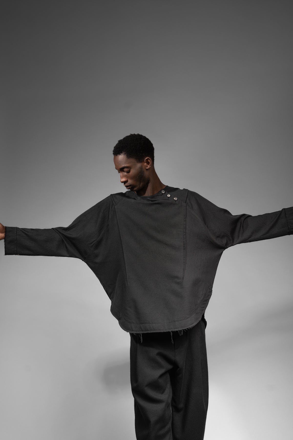 eigensinnig wien | Virilio | Schwarzer Seiden-Wolle-Pullover in Oversize Design