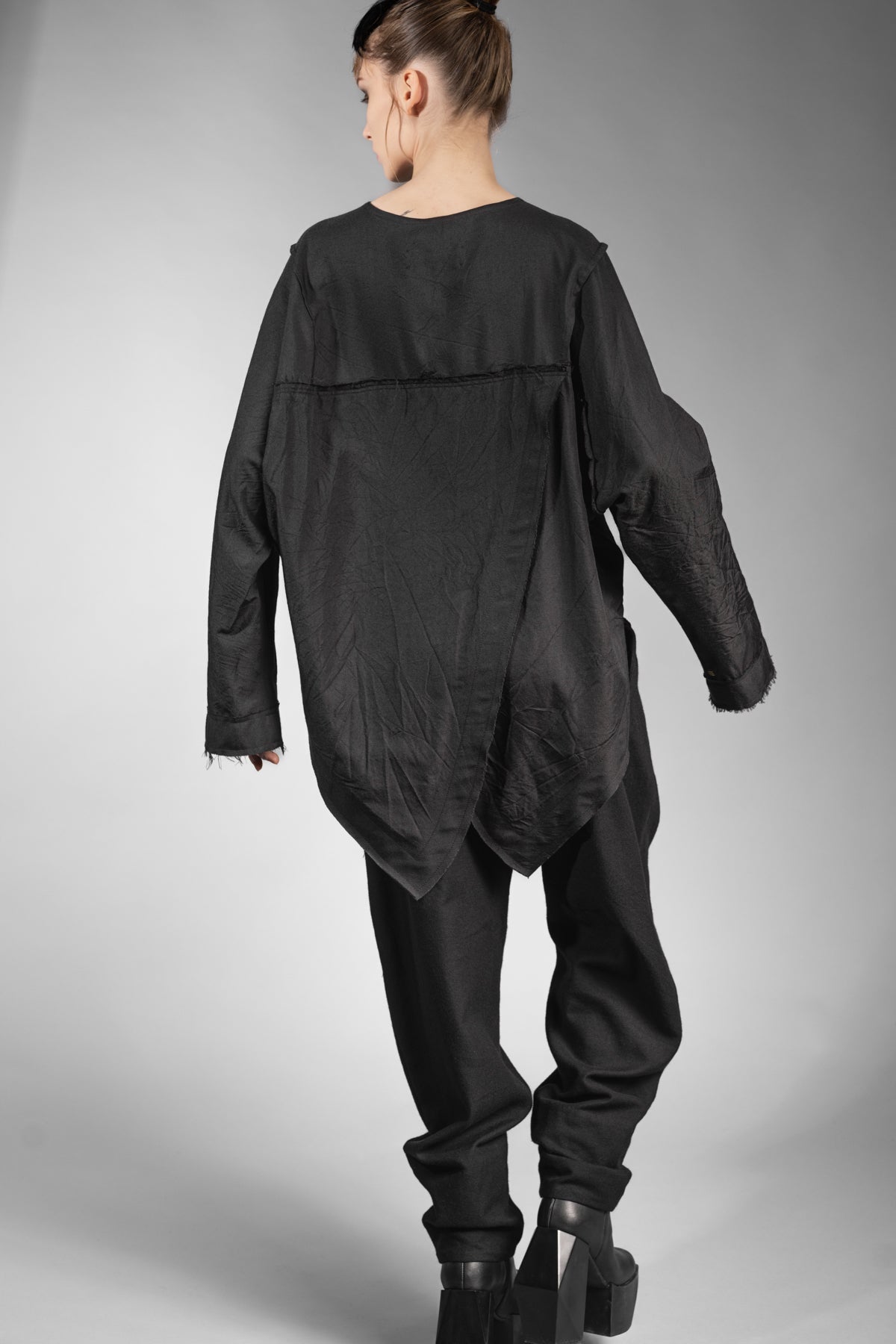 eigensinnig wien | Virilio | Schwarzer Seiden-Wolle-Pullover in Oversize Design