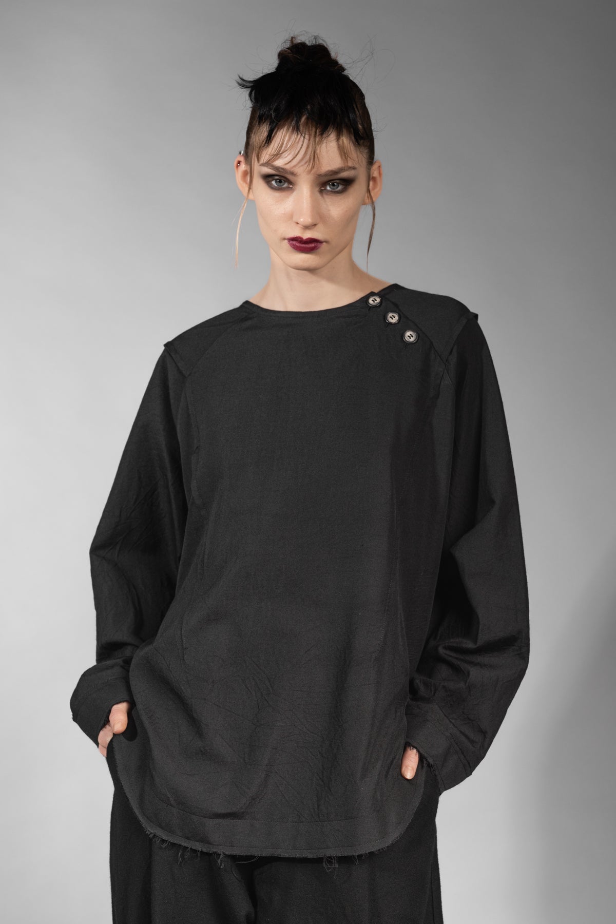 eigensinnig wien | Virilio | Schwarzer Seiden-Wolle-Pullover in Oversize Design