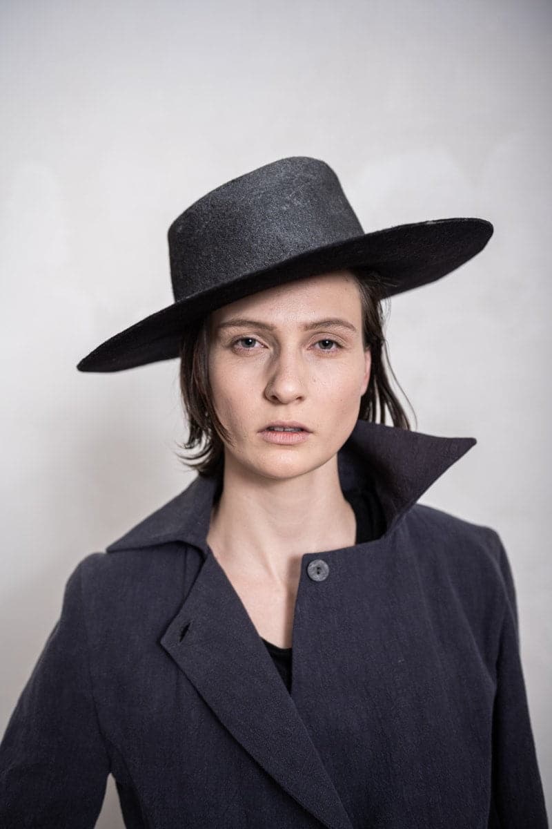 eigensinnig wien | Voltaire | Damen Langjacke aus Leinen in grau