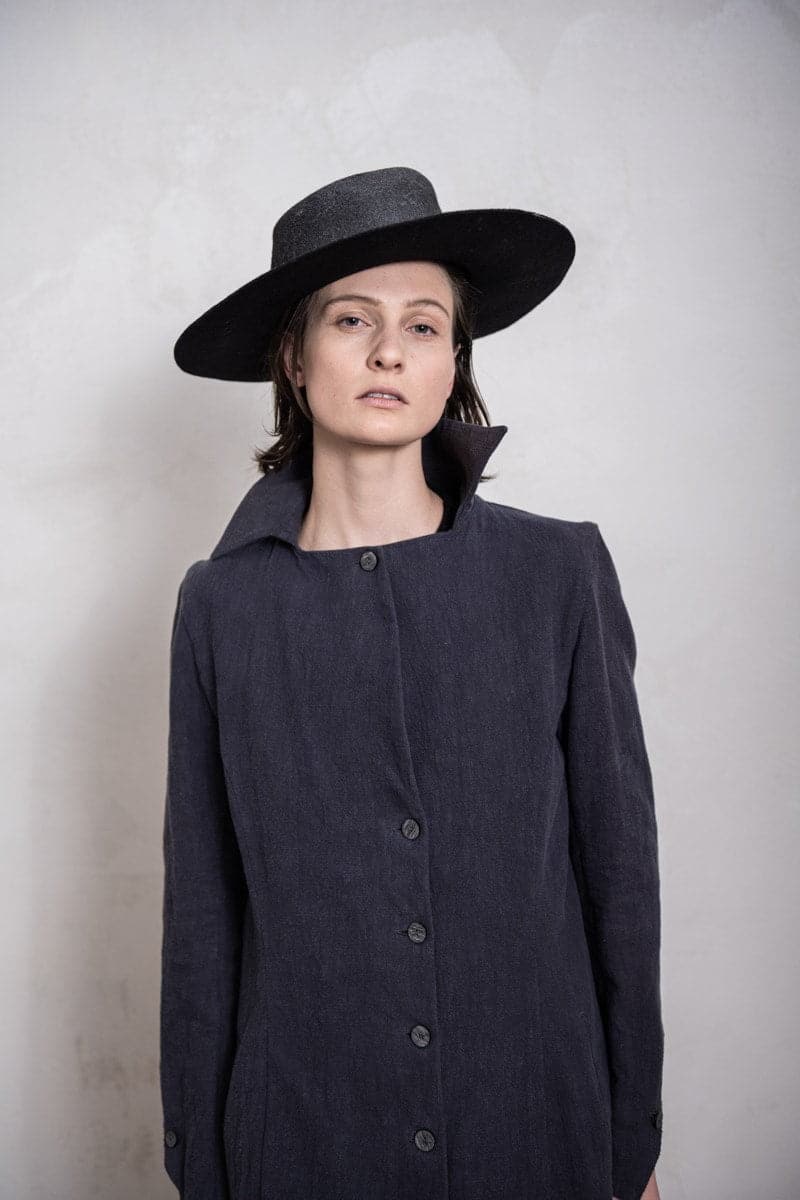 eigensinnig wien | Voltaire | Damen Langjacke aus Leinen in grau