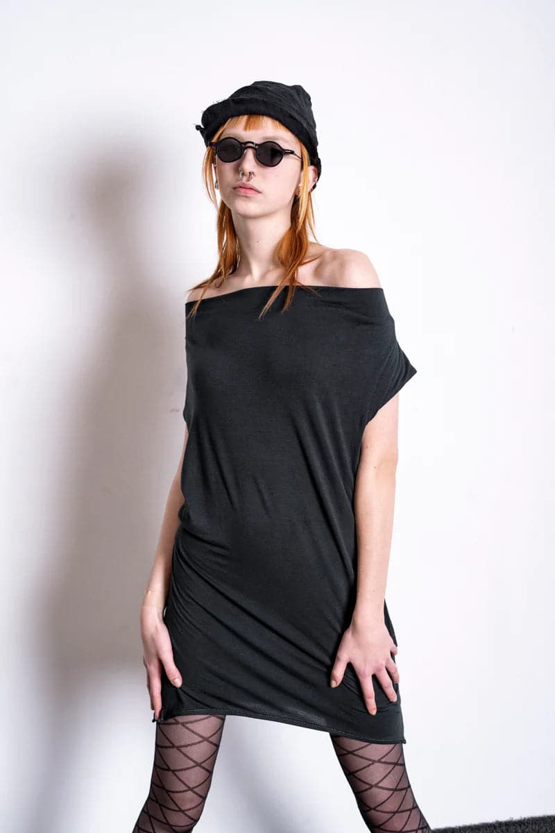 eigensinnig wien | Weil | Ausgefallenes Sommer Longtop Kleid mit Wasserfall-Ausschnitt aus feinem Bambus in Dunkelgrün