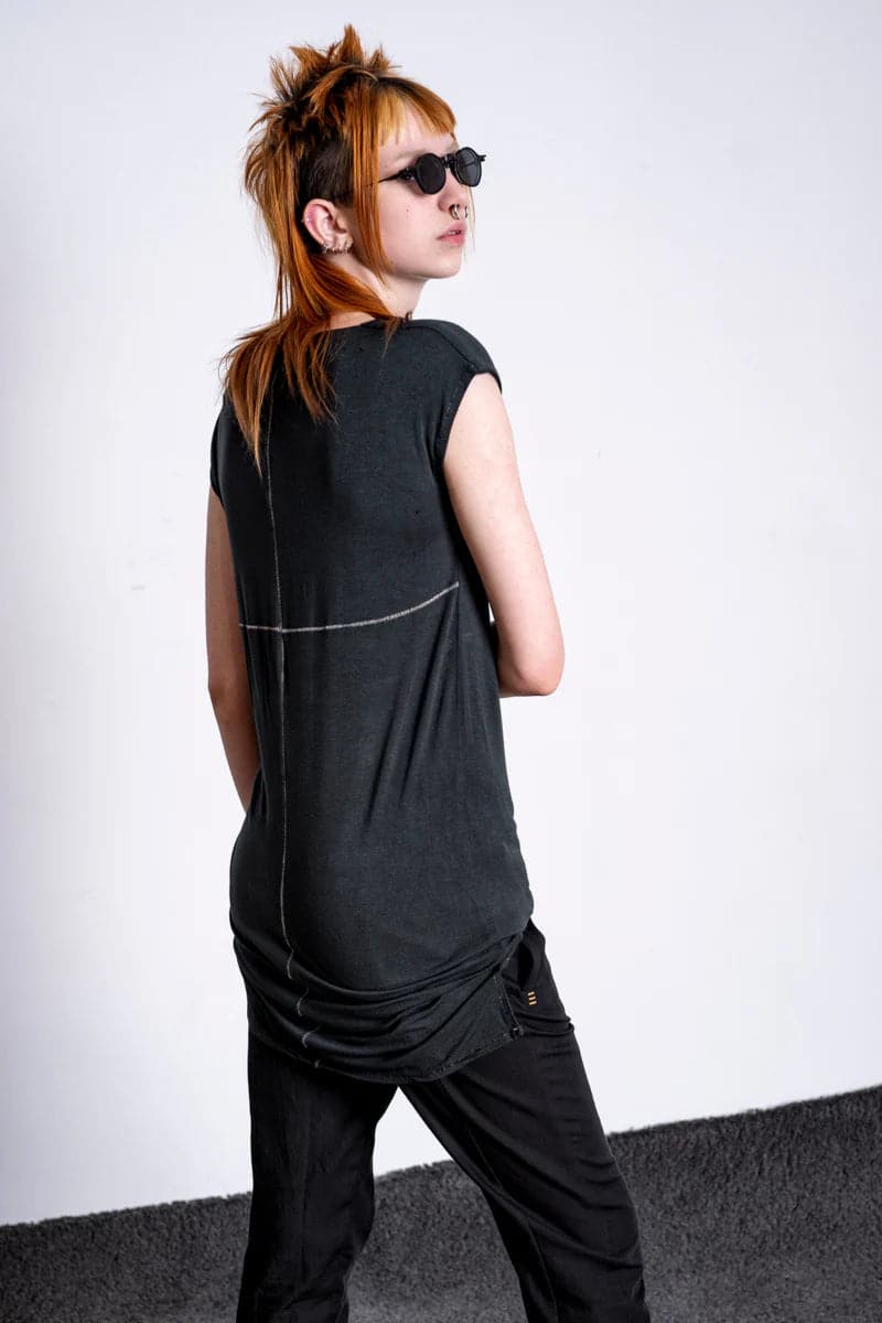 eigensinnig wien | Weil | Ausgefallenes Sommer Longtop Kleid mit Wasserfall-Ausschnitt aus feinem Bambus in Dunkelgrün